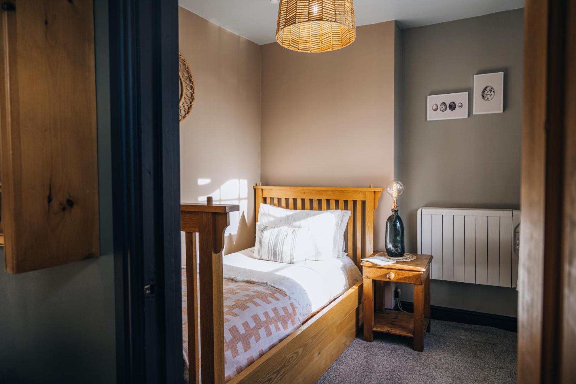 The Hideaway - Upon Avon - - Free Offstreet Parking - 2 Bedroom Luxury