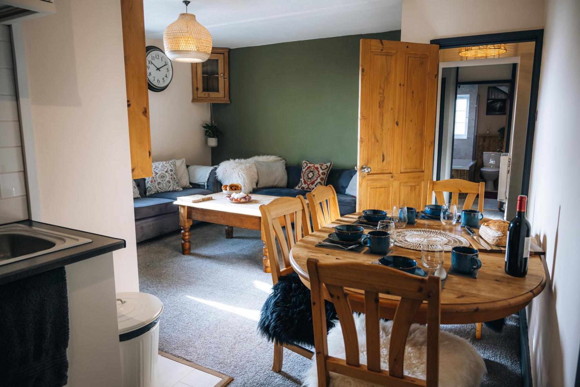 Apartment The Hideaway - Upon Avon - - Free Offstreet Parking - 2 Bedroom Luxury *
